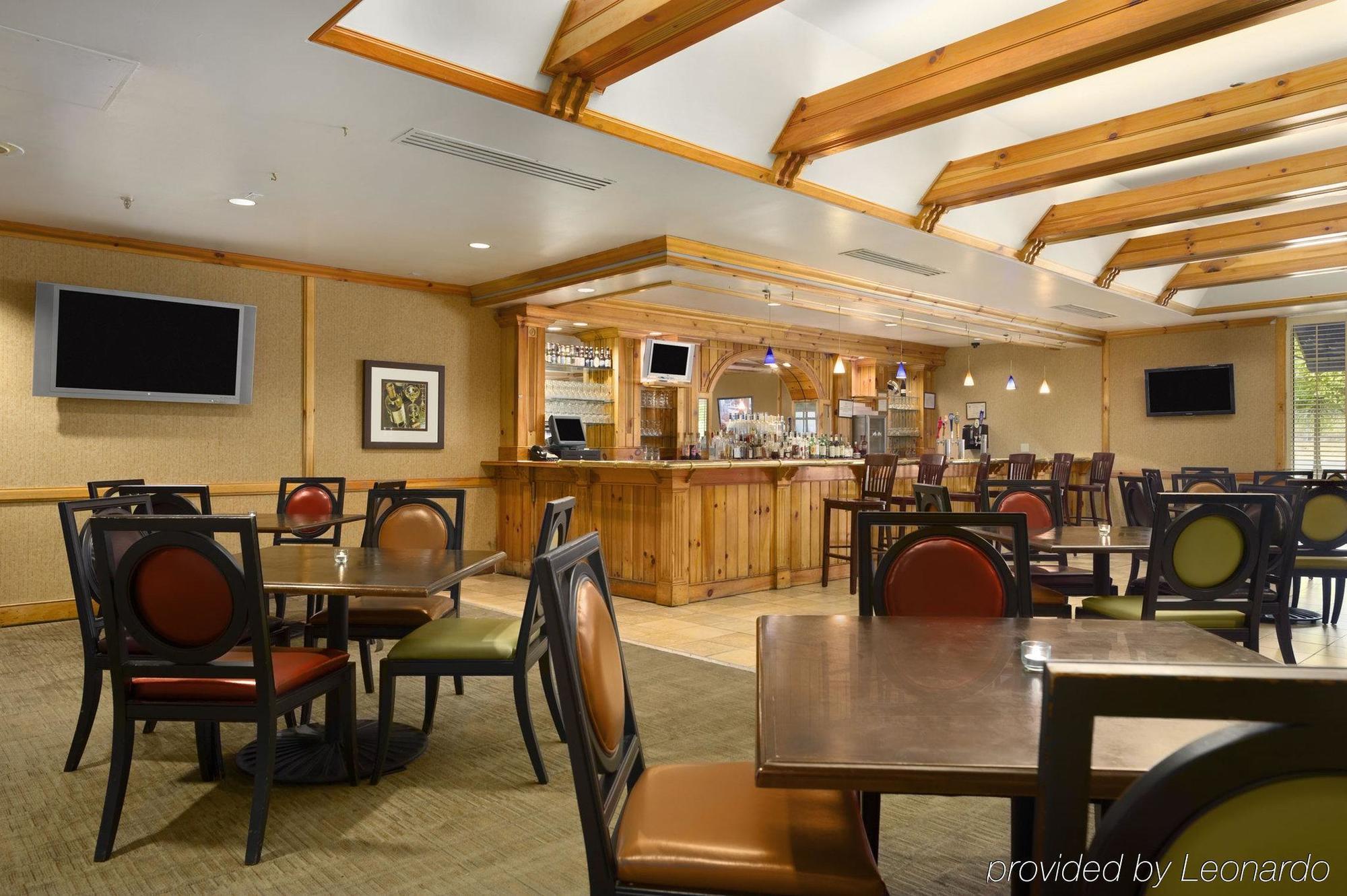Embassy Suites By Hilton Atlanta Airport College Park Restaurace fotografie